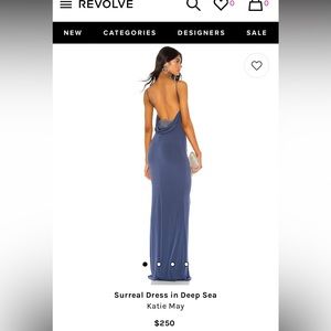 Surreal dress in deep sea